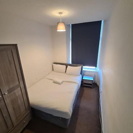 24Hr Self Check In Apartment Central بارنسلي المظهر الخارجي الصورة