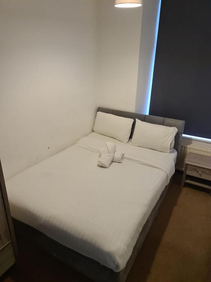 24Hr Self Check In Apartment Central بارنسلي المظهر الخارجي الصورة