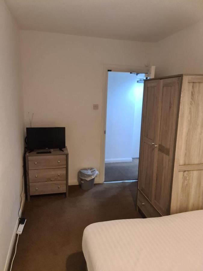 24Hr Self Check In Apartment Central بارنسلي المظهر الخارجي الصورة
